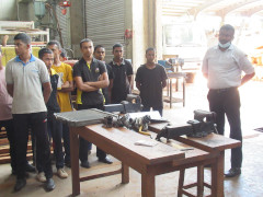 機械メンテナンスの授業風景